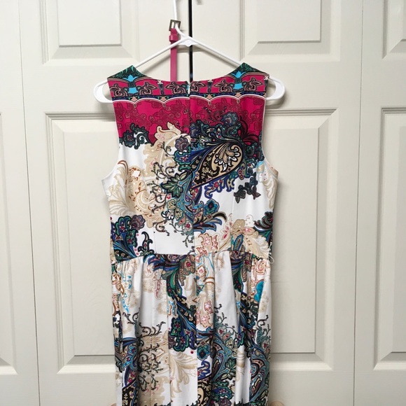 Sleeveless dress. - Picture 2 of 6